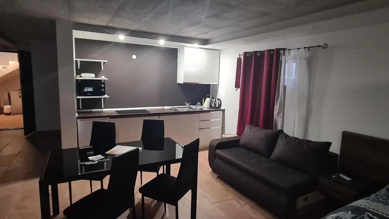 Studio Apartment Doki Basement Pola 0*,  Croazia